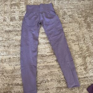 NVGTN Light Purple Seamless Leggings Size Small, like new